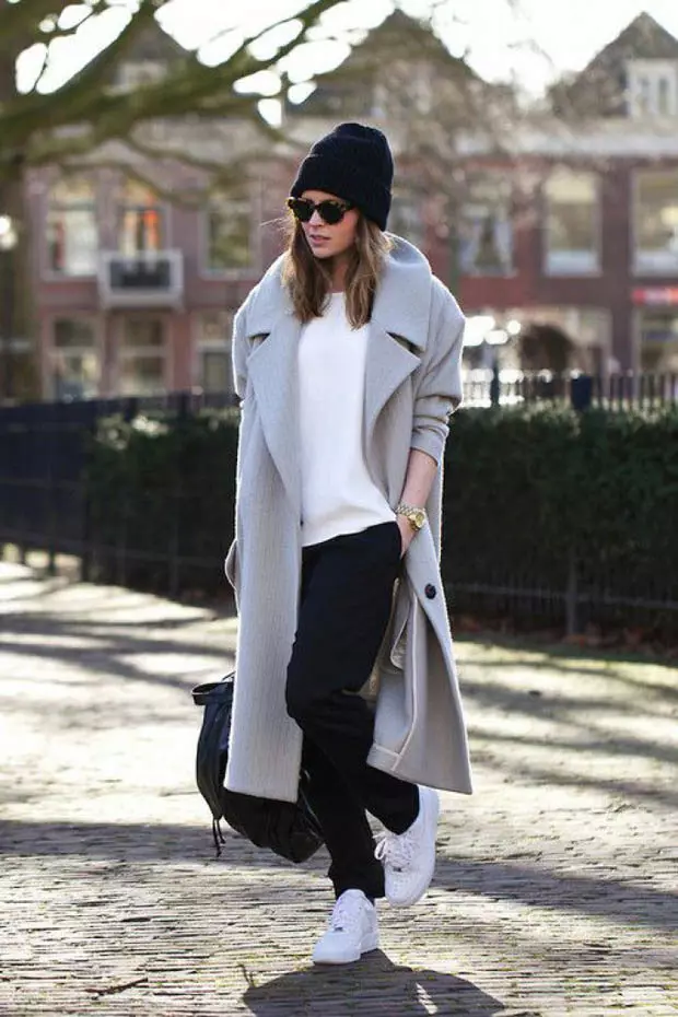 Cappotto d'oltremare (111 foto): cosa indossare cappotti di oversize tagliati gratuiti, modelli 2021, in una gabbia, in lana, grigio, cioè 630_107