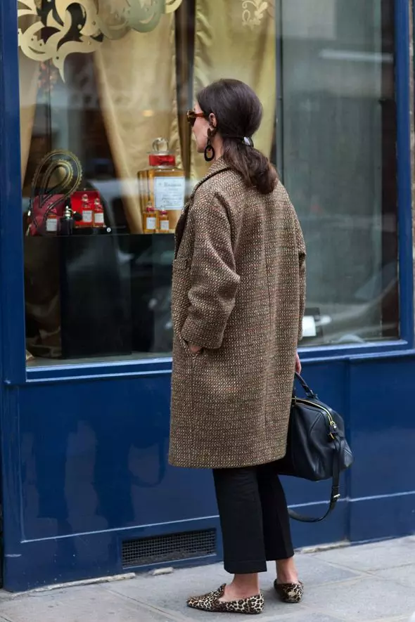 Cappotto d'oltremare (111 foto): cosa indossare cappotti di oversize tagliati gratuiti, modelli 2021, in una gabbia, in lana, grigio, cioè 630_50