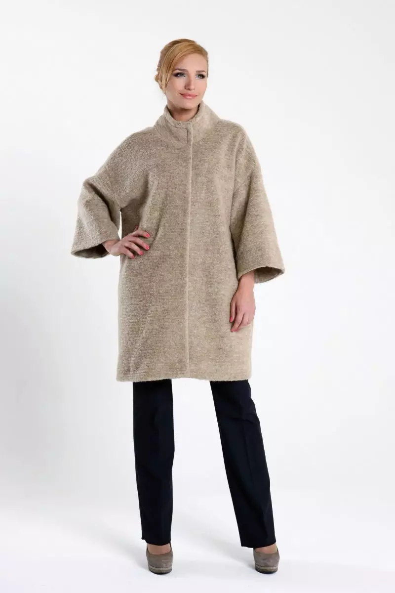 Overseas kaput (111 fotografije): Šta obući kaputi od prevelike reza, modela 2021, u kavezu, vunenu, sivu, odnosno 630_57