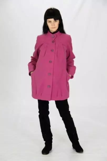 Overseas палто (111 снимки): Какво да се носят палта на безплатни материали Oversize, модели 2021, в клетка, вълнени, сиво, което е 630_58