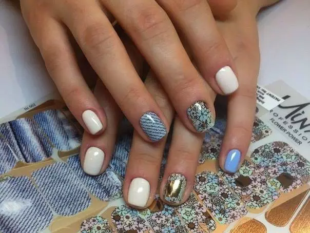 Manicura amb paper d'alumini (114 fotos): idees de disseny d'ungles amb ratlles d'una làmina d'or o de plata 6319_36