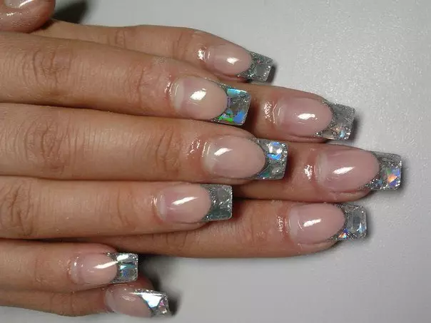 manicure ជាមួយ foil (រូបថត 114): គំនិតរចនាក្រចកដែលមានឆ្នូតពីក្រដាសប្រាក់មាសឬប្រាក់ 6319_42