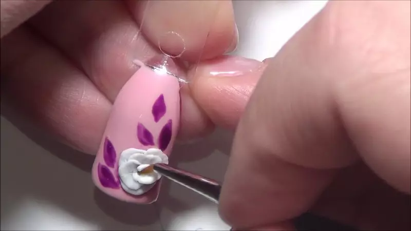 Impresionirajte na nokte (90 fotografija): Dizajn vjenčanog manikura, korak-po-korak modeliranje cvijeća i leptira akril gel 3D na oštrim noktima 6327_21