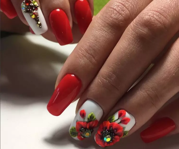 Impresionirajte na nokte (90 fotografija): Dizajn vjenčanog manikura, korak-po-korak modeliranje cvijeća i leptira akril gel 3D na oštrim noktima 6327_3