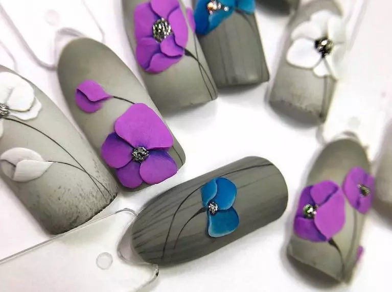 Impresionirajte na nokte (90 fotografija): Dizajn vjenčanog manikura, korak-po-korak modeliranje cvijeća i leptira akril gel 3D na oštrim noktima 6327_68