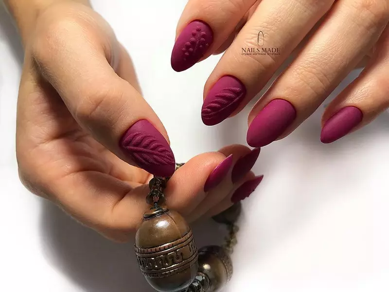 Manicure yang paling indah di dunia (53 foto): pilihan reka bentuk kuku terbaik 6331_47