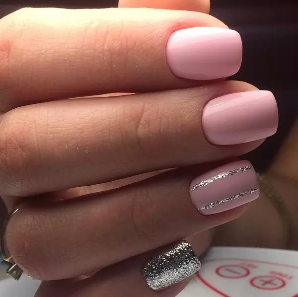 Gentle manicure mei sparkles: ideeën fan ljocht nail design 6337_20