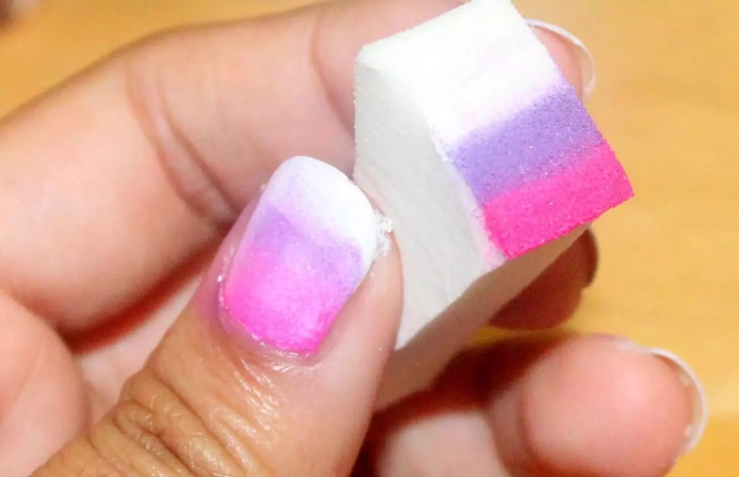 Verloop met Sparkles op nagels (31 foto's): ideeën voor het decoreren van manicure-pailletten 6342_14