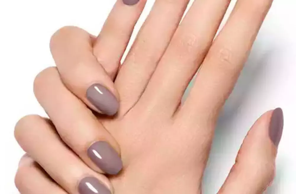 Modest MANICURE (35 fotos): ¿Cómo hacer un diseño de uñas sin sentido? 6349_12