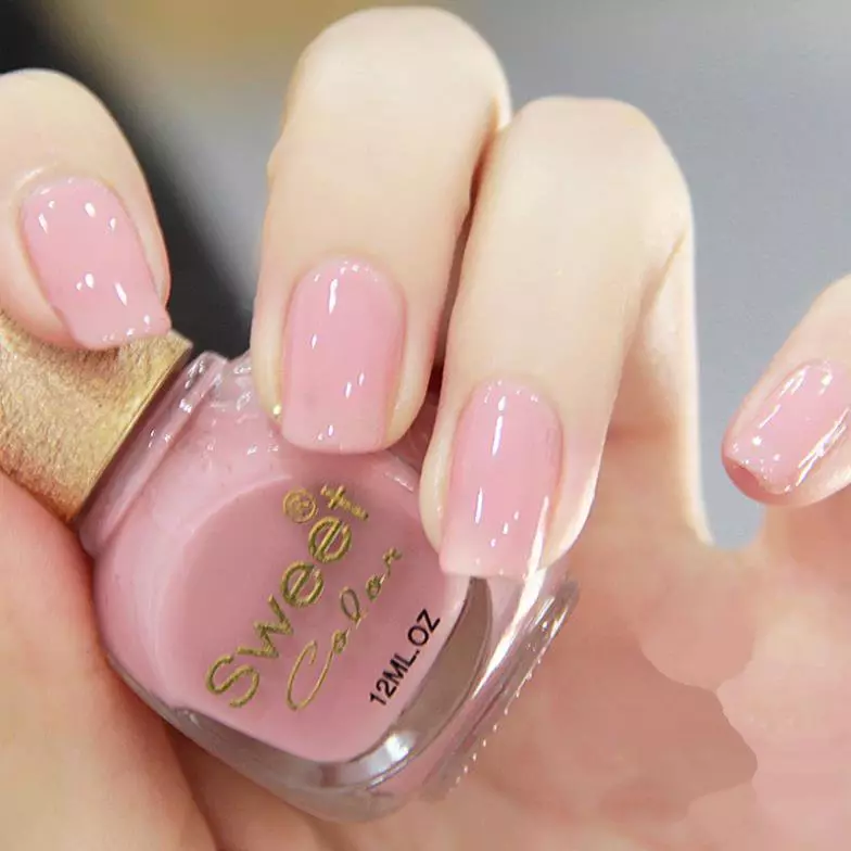 Manicure modesto (35 fotos): Como fazer um desenho absurdo de unhas? 6349_16