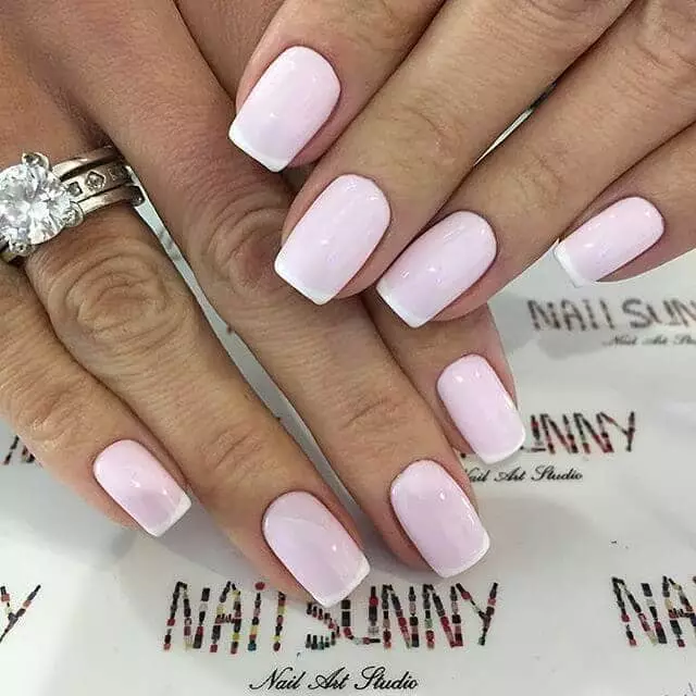 Manicure modesto (35 fotos): Como fazer um desenho absurdo de unhas? 6349_20