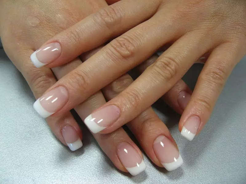 Modest Manicure (35 Fotók): Hogyan készítsünk egy nonszensz körmöket? 6349_21