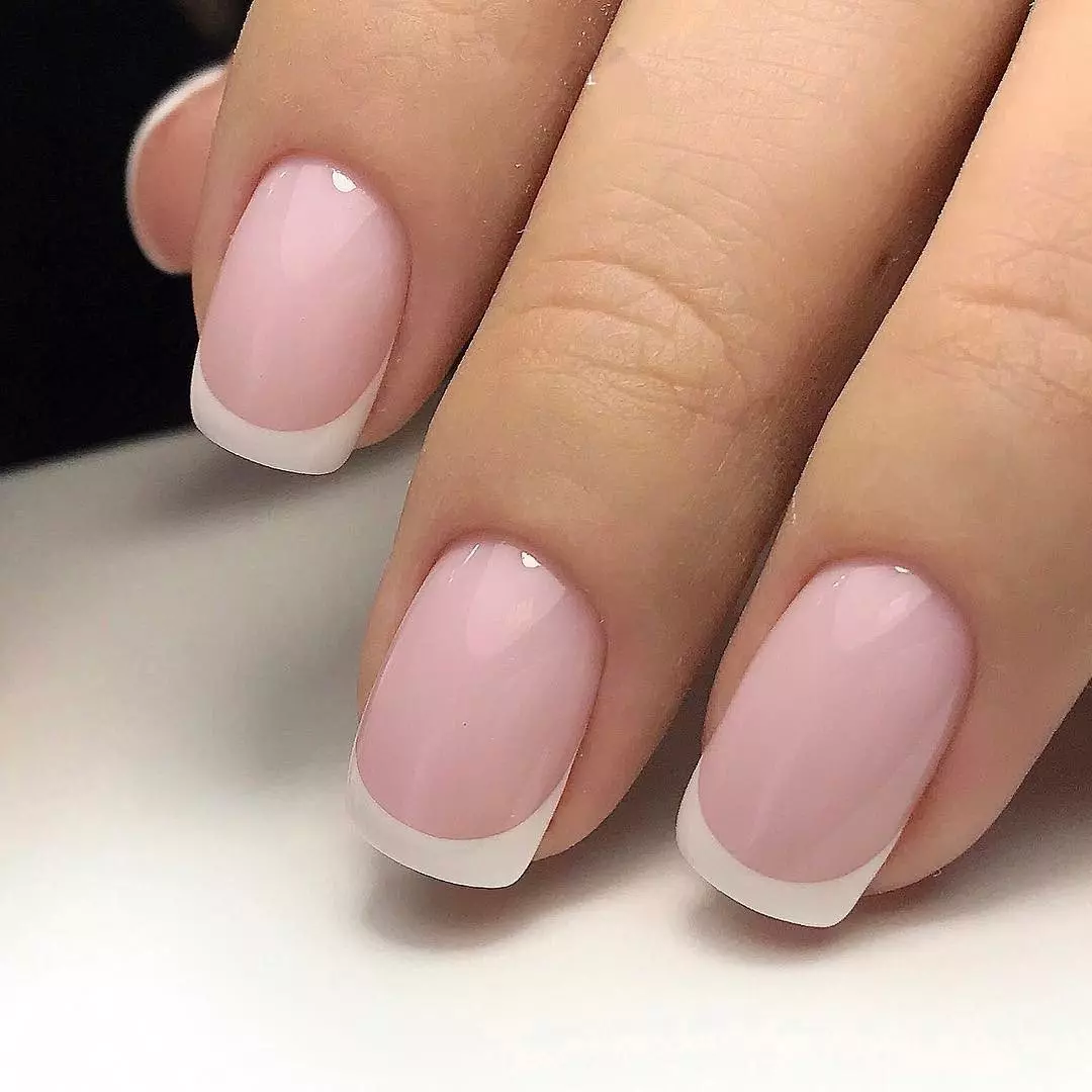 Modest MANICURE (35 fotos): ¿Cómo hacer un diseño de uñas sin sentido? 6349_22