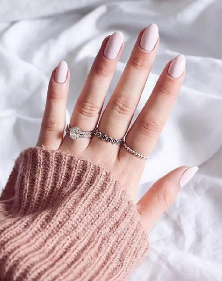 Modest Manicure (35 Fotók): Hogyan készítsünk egy nonszensz körmöket? 6349_23