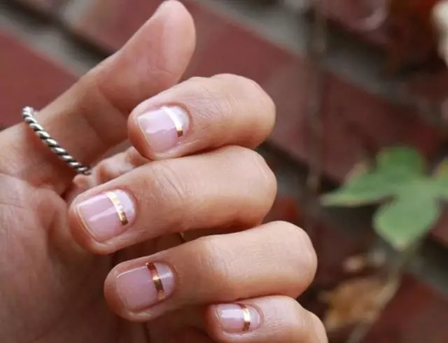 Manicure modesto (35 fotos): Como fazer um desenho absurdo de unhas? 6349_4