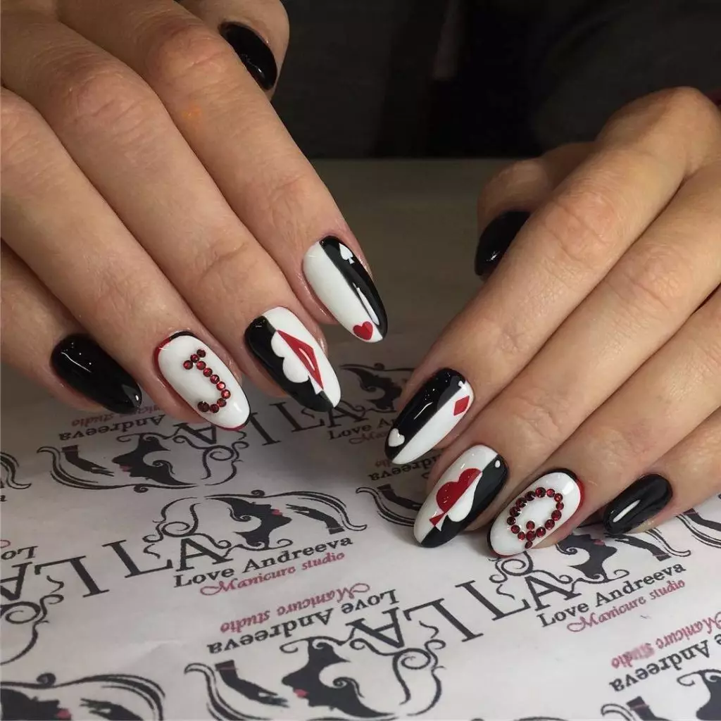 Gothic Manicure (40 foto): Fitur desain kuku kuku wis siyap 6351_18