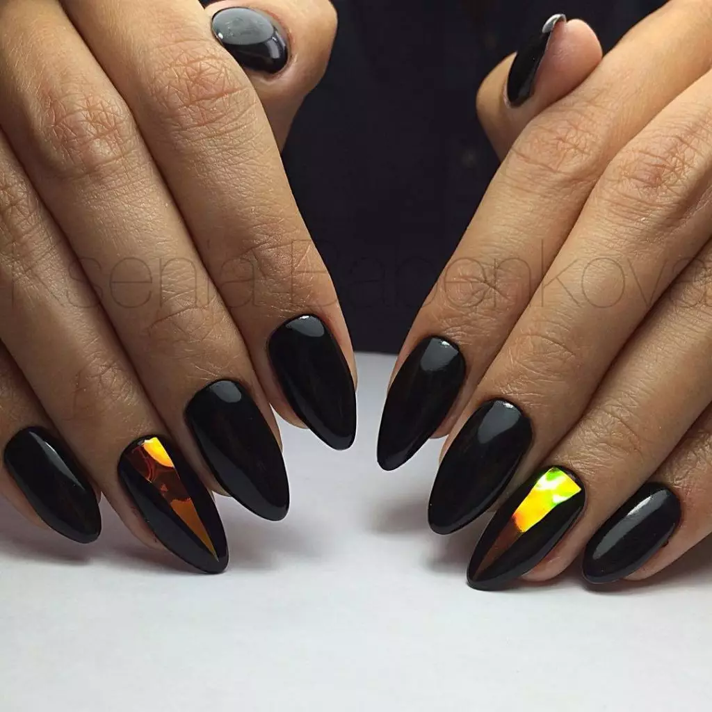 Gotische manicure (40 foto's): Kenmerken van het ontwerp van nagels in stijl is klaar 6351_19