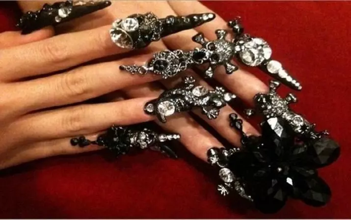 Gothic Manicure (40 myndir): Lögun af hönnun neglur í stíl er tilbúið 6351_2