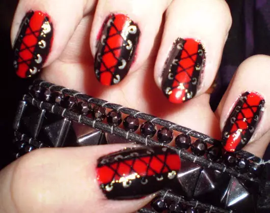 Manicure ya gothic (picha 40): Makala ya kubuni ya misumari kwa mtindo ni tayari 6351_38