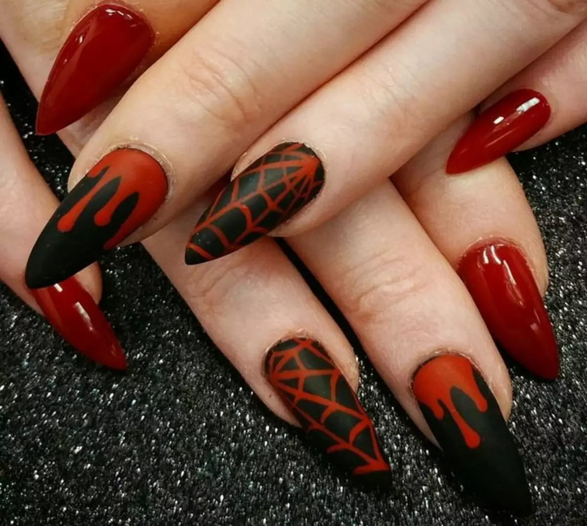 Gothic manicure (40 зураг): хэв маягаар хумсны дизайны онцлог нь бэлэн боллоо 6351_9