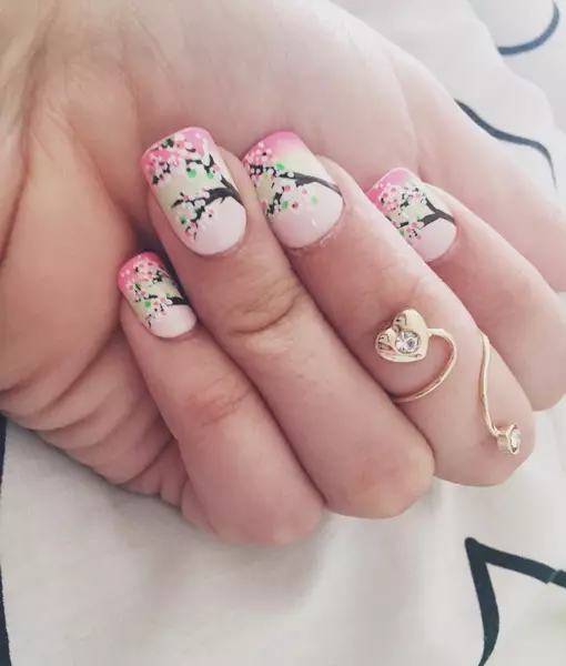 Cute manicure (63 mga larawan): Paglikha ng Feminine Nail Design na may mga guhit 6356_12
