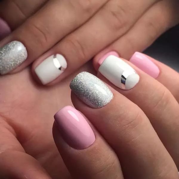 Manicure Cute (63 Foto): Penciptaan Reka Bentuk Kuku Feminin dengan Lukisan 6356_14