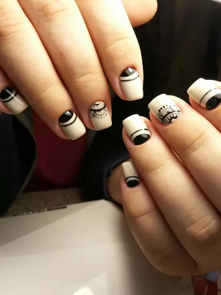 Cute manicure (63 mga larawan): Paglikha ng Feminine Nail Design na may mga guhit 6356_58