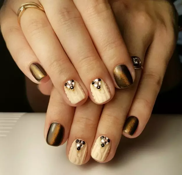 Cute manicure (63 mga larawan): Paglikha ng Feminine Nail Design na may mga guhit 6356_61
