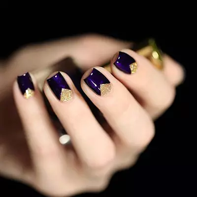 Evening Manicure (46 fotos): Design de unhas bonitos em tons azuis 6363_28