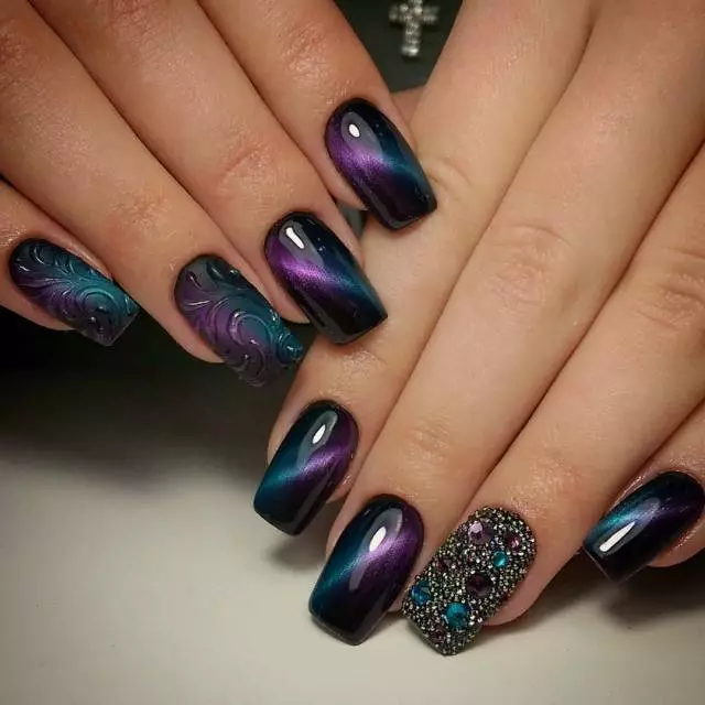 manicura noche (46 fotos): Hermoso diseño de uñas en tonos azules 6363_29