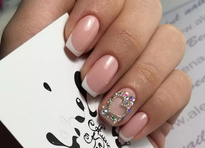 Manicure Faransiiska oo leh Rhinestones (66 Sawirro ah): Qaadashada quruxda badan ee madow 6370_43