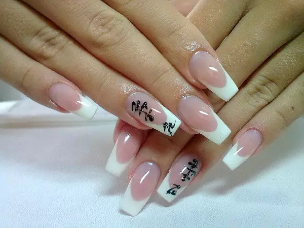 I-Manicure yaseFransi (iifoto ezili-152): Yintoni iFrentshi kwizikhonkwane? I-novelties ye-varnish kunye nemincili ye-manicure. I-Dect Dear enemigca 6377_116