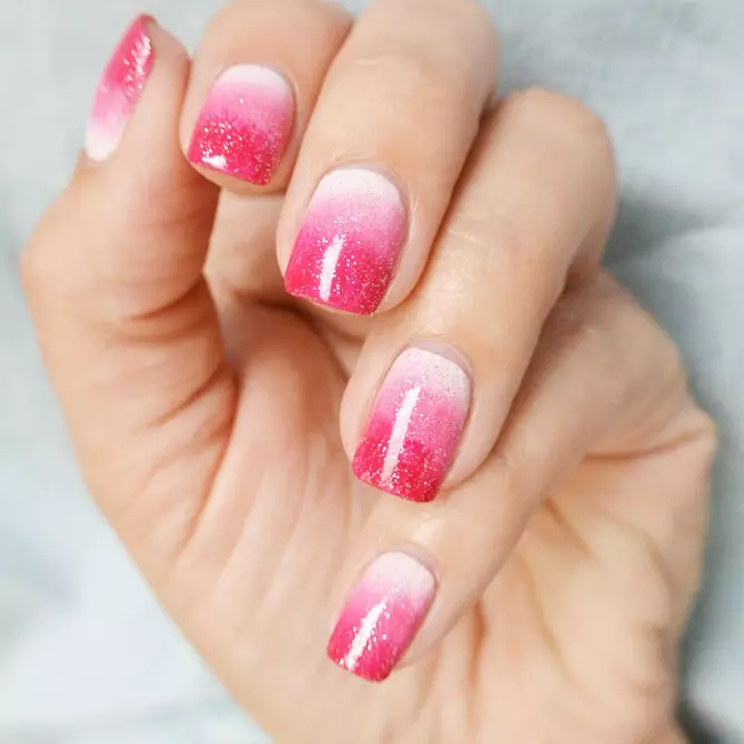 Manicure Ombre (izithombe eziyi-184): Kuyini? Ungawenza kanjani umhlanganisi omhlophe futhi okhanyayo kwizipikili ngesitayela se-ombre ibhulashi futhi kwenzeka kanjani lokhu kuhlungwa ku-gradient? 6379_44