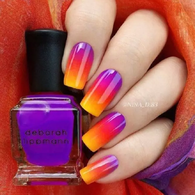 ombre ombre manicure (184 ຮູບ): ມັນແມ່ນຫຍັງ? ວິທີການເຮັດເຄືອບສີຂາວແລະເບົາ ໆ ໃນເລັບໃນແບບຂອງການ Orbre Brush ແລະຜົນກະທົບນີ້ແຕກຕ່າງຈາກສະຫງ່າລາສີແນວໃດ? 6379_68