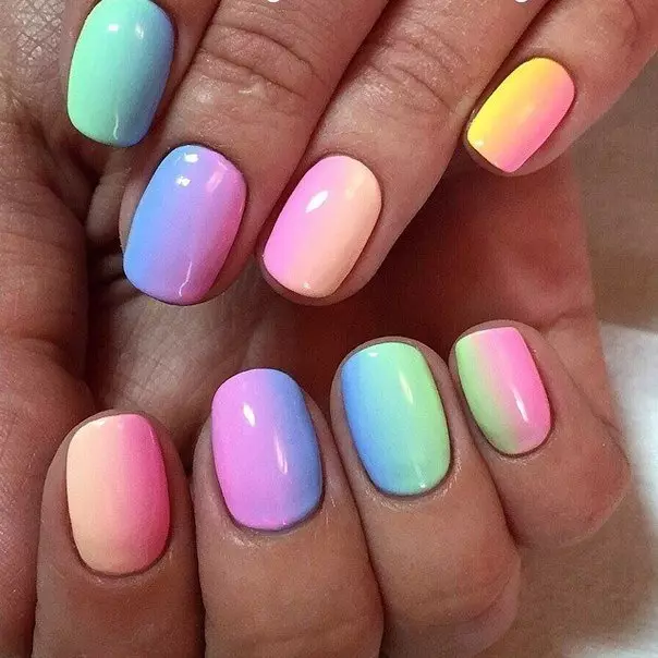 Manicura Ombre (184 fotos): Que é? Como facer un revestimento branco e lixeiro sobre as uñas ao estilo de pincel de Ombre e como se diferencia este efecto do gradiente? 6379_69