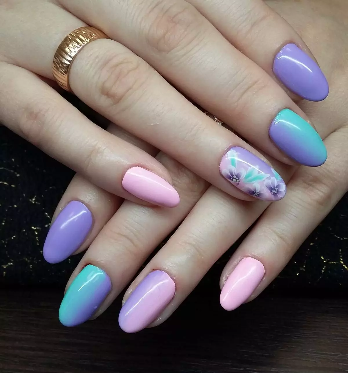 Manicure Ombre (184 grianghraf): Cad é atá ann? Conas sciath bán agus éadrom a dhéanamh ar na tairní i stíl scuab na hOmbre agus conas a dhéanann an éifeacht seo difriúil leis an ngrádán? 6379_74