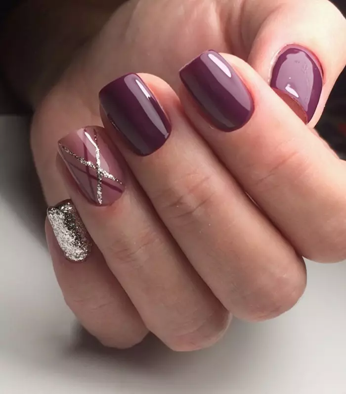 Kab tshoob Manicure (140 daim duab): Kev tsim nyog tsim rau cov ntsia hlau luv luv ntawm tus nkauj nyab rau lub cev tshoob, cov tswv yim zoo nkauj manicure rau cov qhua 6385_47