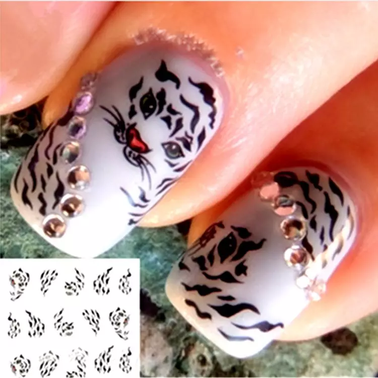 Manicure dengan Lukisan Haiwan (45 Foto): Idea Reka Bentuk Nail dengan Panda dan Imej Raccoon, Zebra dan Penyu, Anjing dan Gajah 6394_19