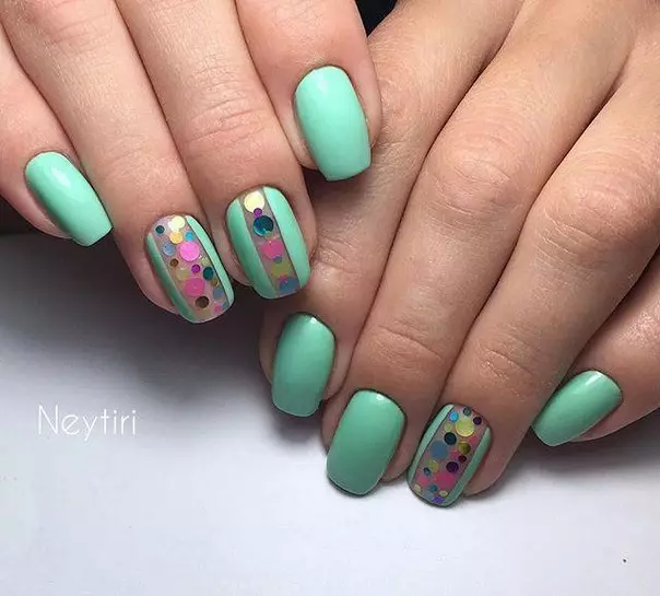 Kenmerke van die ontwerp van somer manicure (137 foto's): Nuwe idees van 'n helder somer manicure met tekeninge en strassen, pragtige opsies met style 6397_101