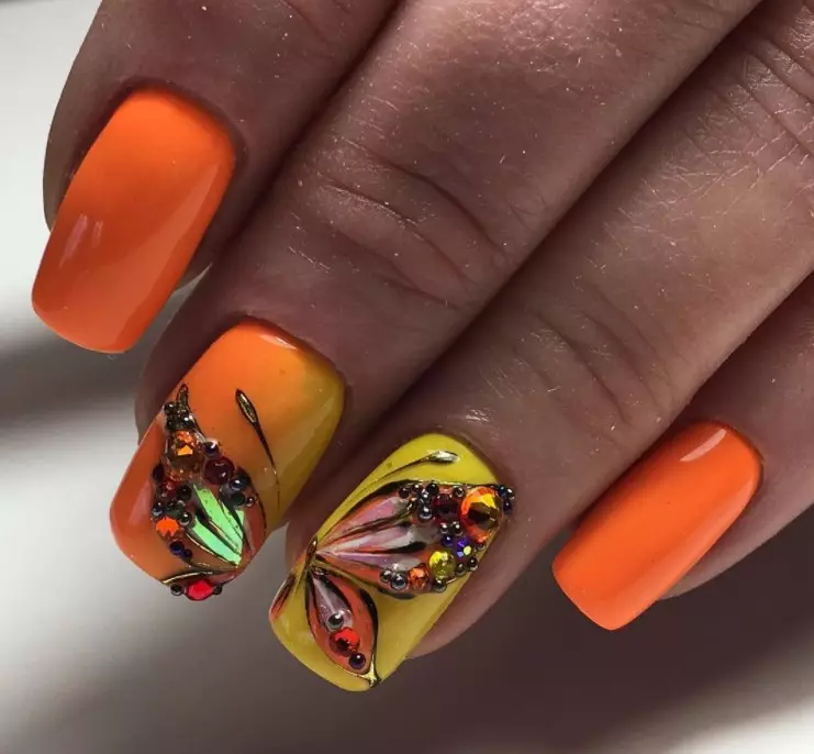 Características do deseño de manicura de verán (137 fotos): novas ideas dunha brillante manicura de verán con debuxos e rhinestones, fermosas opcións con estilos 6397_115