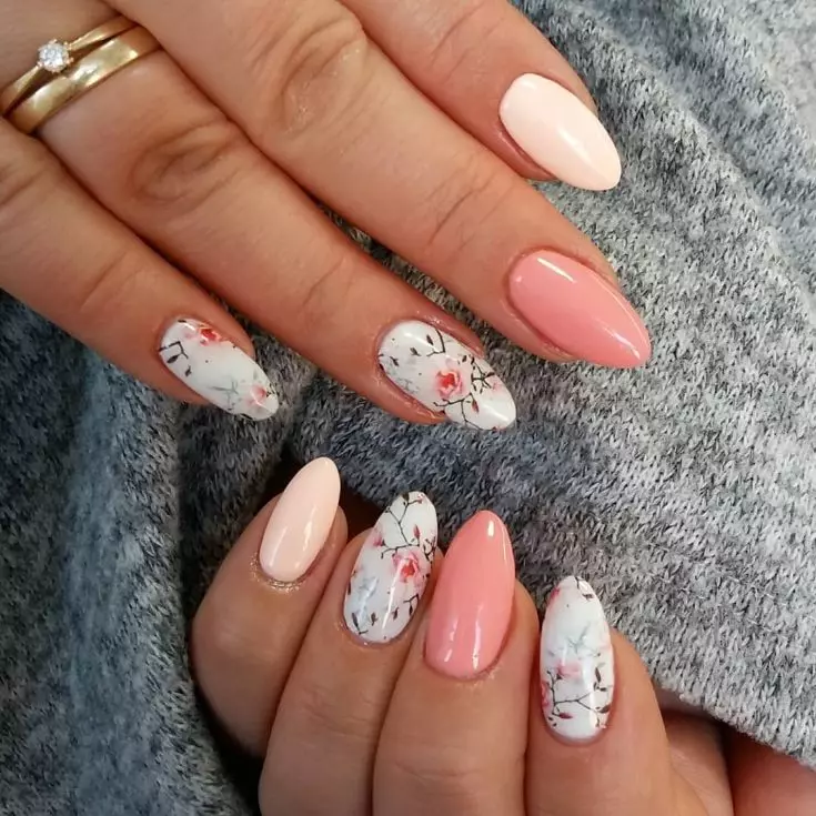 Kenmerke van die ontwerp van somer manicure (137 foto's): Nuwe idees van 'n helder somer manicure met tekeninge en strassen, pragtige opsies met style 6397_17