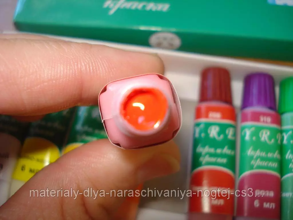 Σχέδια σε καρφιά Ακρυλικά χρώματα (42 φωτογραφίες): Πώς να βγείτε ένα κομψό σχέδιο στα νύχια; 6400_14