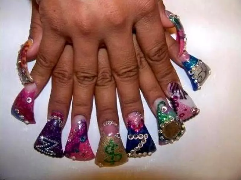 Grappige manikure (67 foto's): Funny Nail Design, grappige tekeningen op nagels mei grappen 6408_21