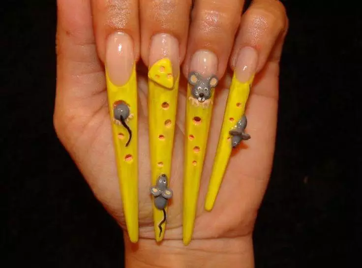 Funny Manicure (67 bilder): morsomt spiker design, morsomme tegninger på negler med vitser 6408_22