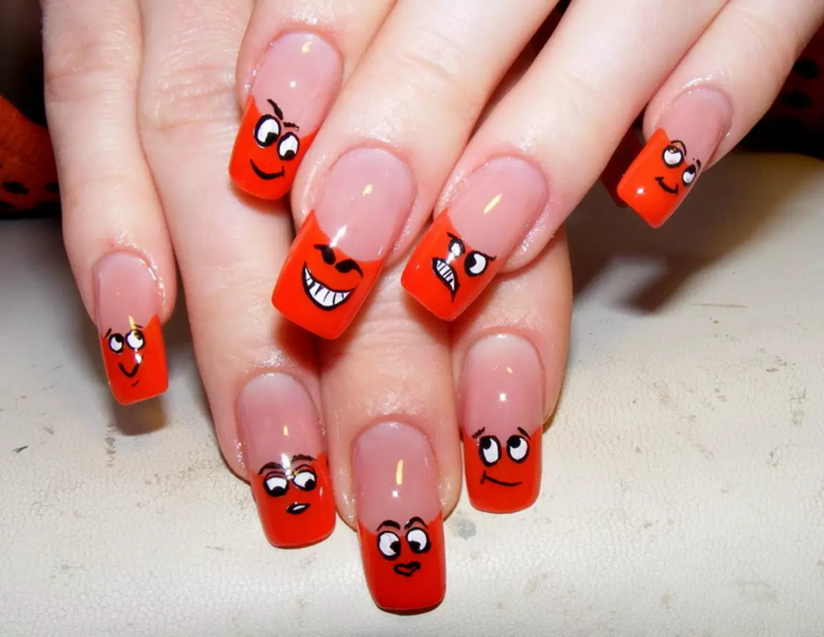 Grappige manikure (67 foto's): Funny Nail Design, grappige tekeningen op nagels mei grappen 6408_31