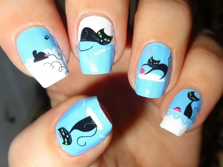 Grappige manikure (67 foto's): Funny Nail Design, grappige tekeningen op nagels mei grappen 6408_37