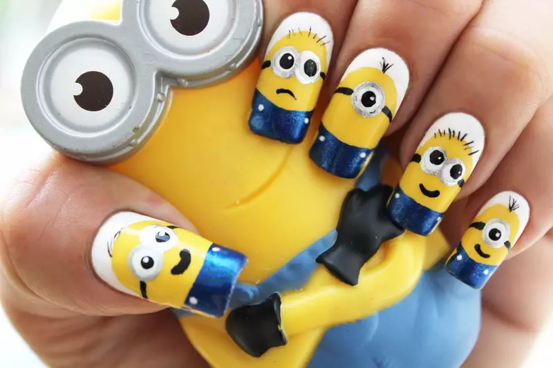 Grappige manikure (67 foto's): Funny Nail Design, grappige tekeningen op nagels mei grappen 6408_41