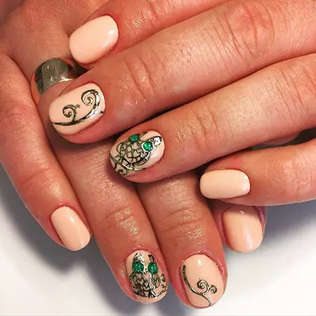 Manicure com corujas (63 fotos): melhores idéias de design em pregos com desenhos 6412_9