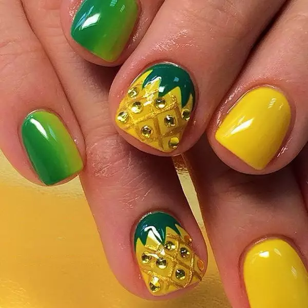 Manicure dengan nanas (41 foto): Gambar desain pada paku. Bagaimana cara menggambar nanas musim panas dengan pisang? 6418_8