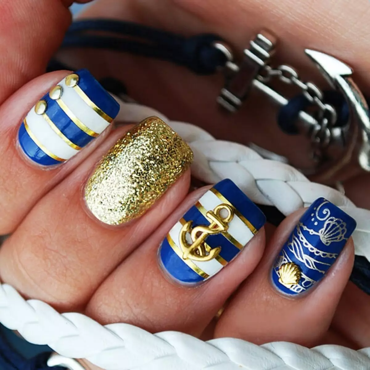 Морской дизайн ногтей. Ногти морская тематика. Ногти в морском стиле. Маникюр на короткие ногти морская тематика.